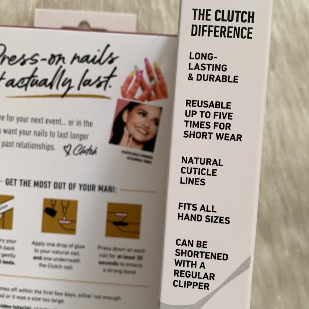 Clutch Cosmetics Marvel Spider-Man Statement Glitter Design Press-On Nails Set - Picture 7 of 10